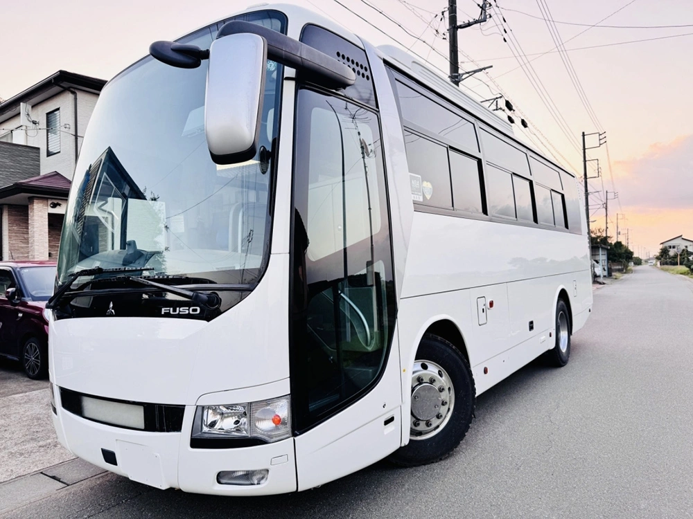 Mitsubishi Fuso Aero Midi MM series - wider body, heavy-duty components for African roads