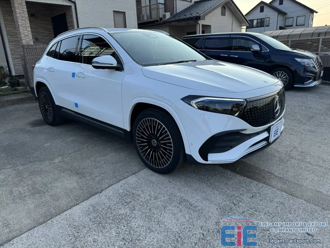 Mercedes-Benz EQA 250+ &mdash; photograph 1 of 48