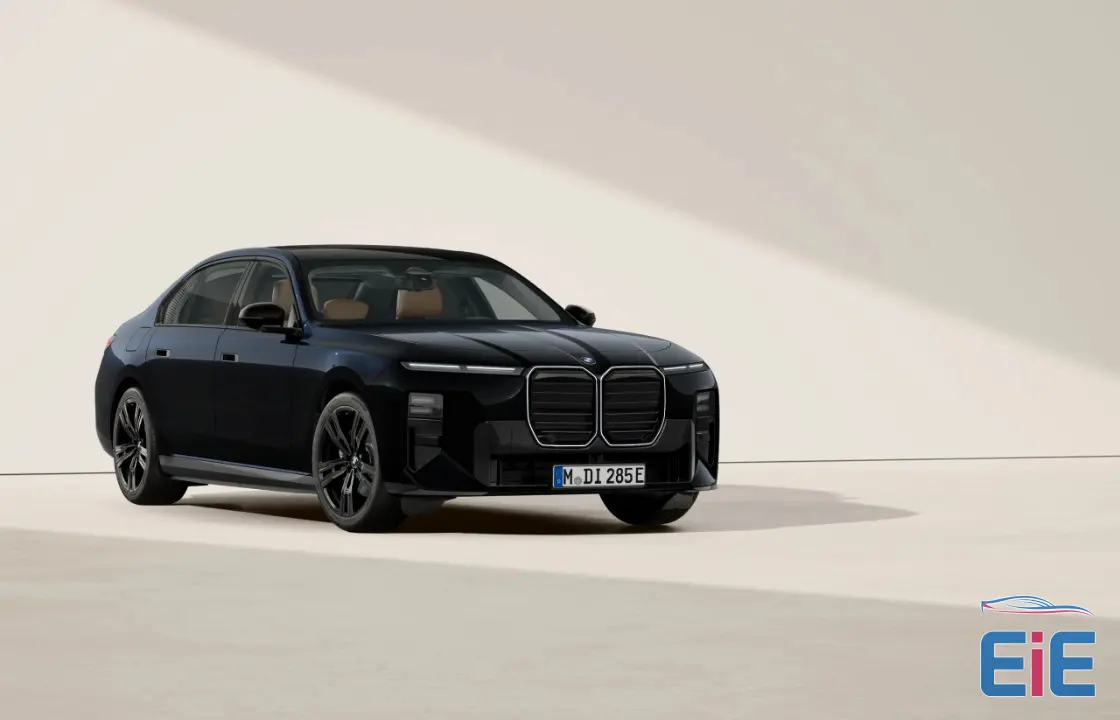 BMW 7 Series &mdash; photograph 1 of 8