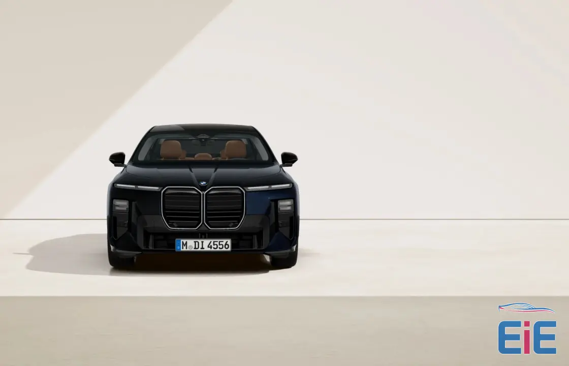 BMW 7 Series &mdash; photograph 1 of 10
