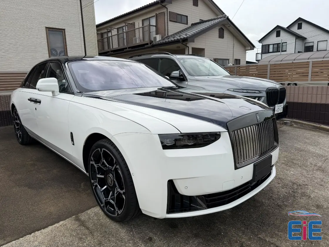 Rolls-Royce Ghost &mdash; photograph 1 of 25