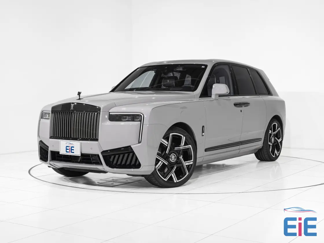 Rolls-Royce Cullinan &mdash; photograph 1 of 54