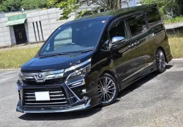 Toyota Voxy | Japanese Used Minivan