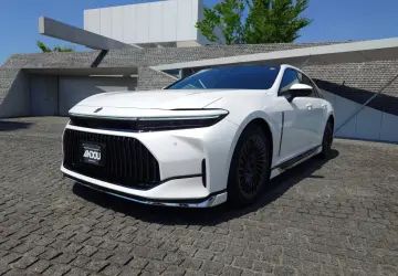 Brand New Toyota CROWN